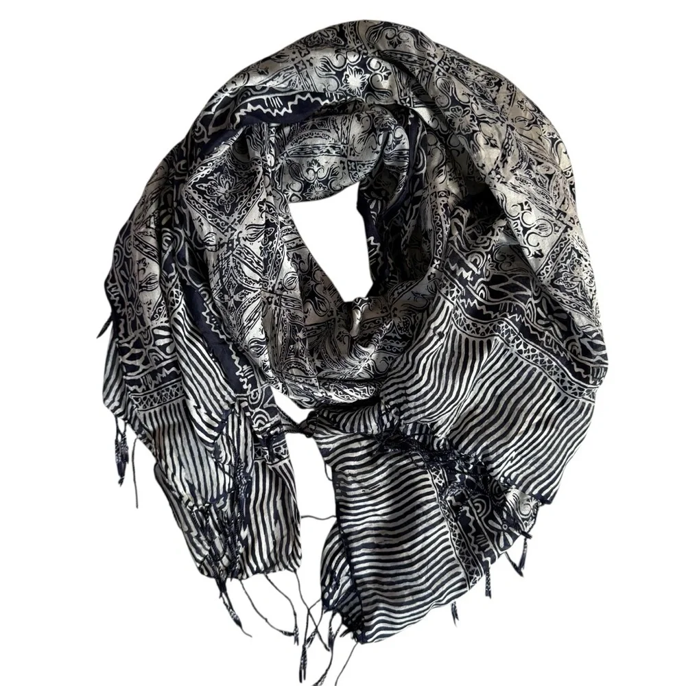 Extra large lightweight‎ silver navy paisley print shawl scarf fringe 43” x 68”